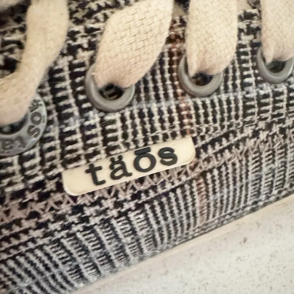 Taos Footwear good preowned